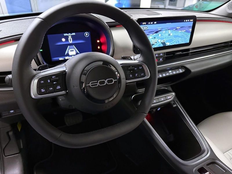 Fiat 600 (2025) 1.2 Turbo Hybrid 145k MHEV eDC - fotka 16 z 19