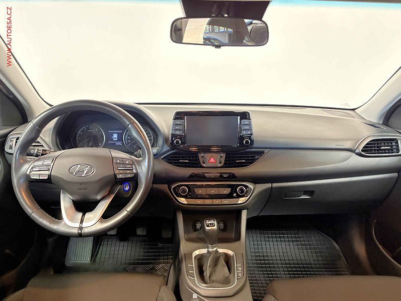 Hyundai i30 (2019) 1.4T-GDi, 1.maj,ČR - fotka 8 z 15