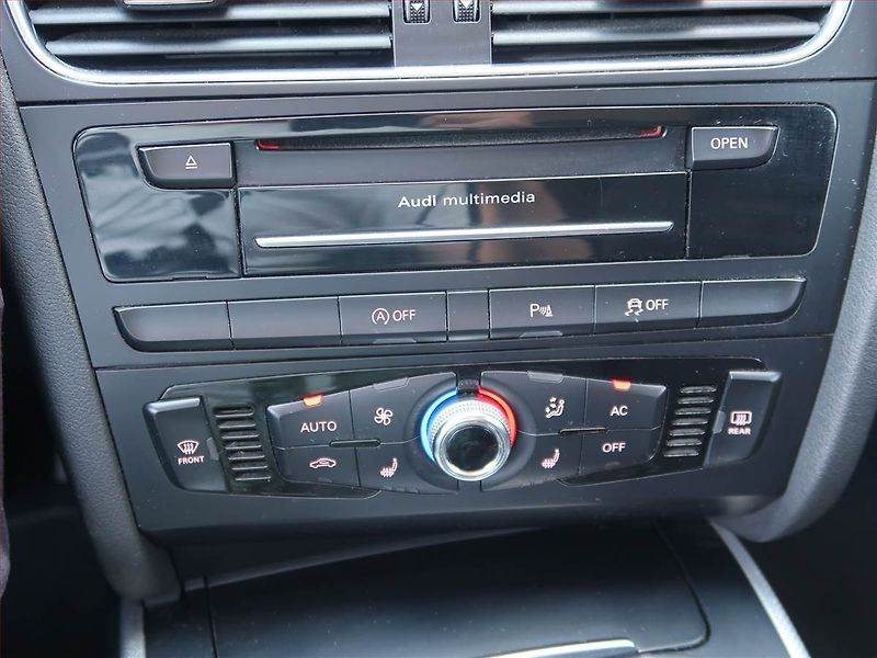 Audi A4 (2012) Ambition 2.0 TDI, Navi, Xenony - fotka 12 z 18