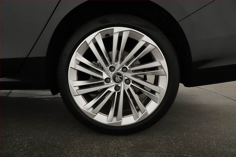 Škoda Superb (2025) 2.0 TDI, LAURIN & KLEMENT - fotka 21 z 21