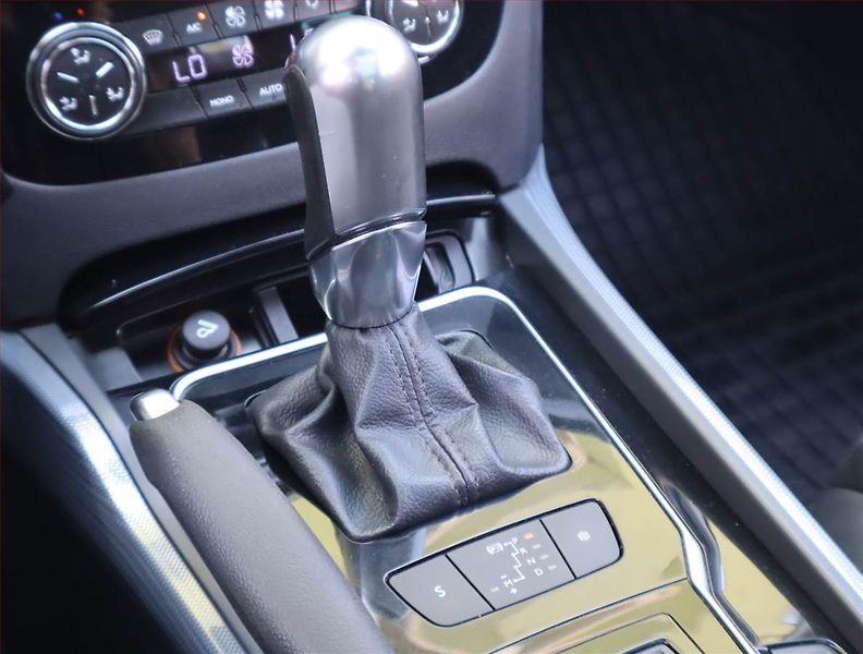 Peugeot 508 (2016) 1.6 BlueHDi, Automat, Navi - fotka 12 z 18