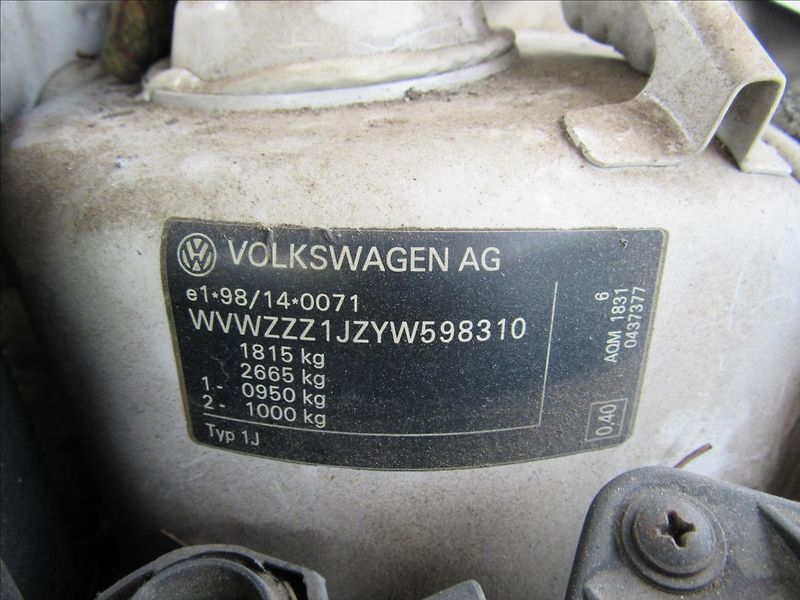 Volkswagen Golf 1,9 SDI 50kW Combi - fotka 23 z 23