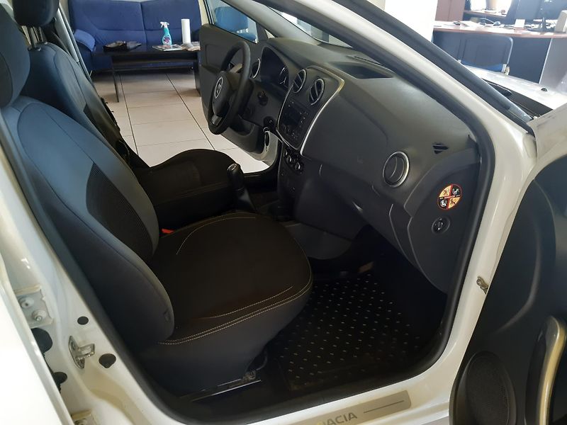 Dacia Sandero 1.2 i KLIMA  - fotka 16 z 19
