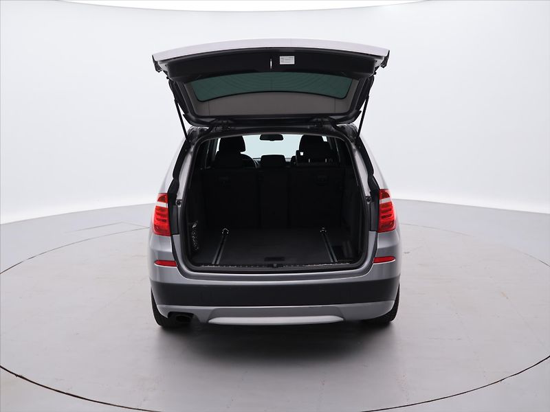 BMW X3 20d 2,0 xDrive 135kW Aut.klima - fotka 9 z 26