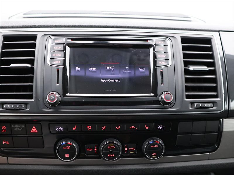 Volkswagen Multivan 2.0 TDI 150kW 7-Míst Tažné 1.M - fotka 18 z 25