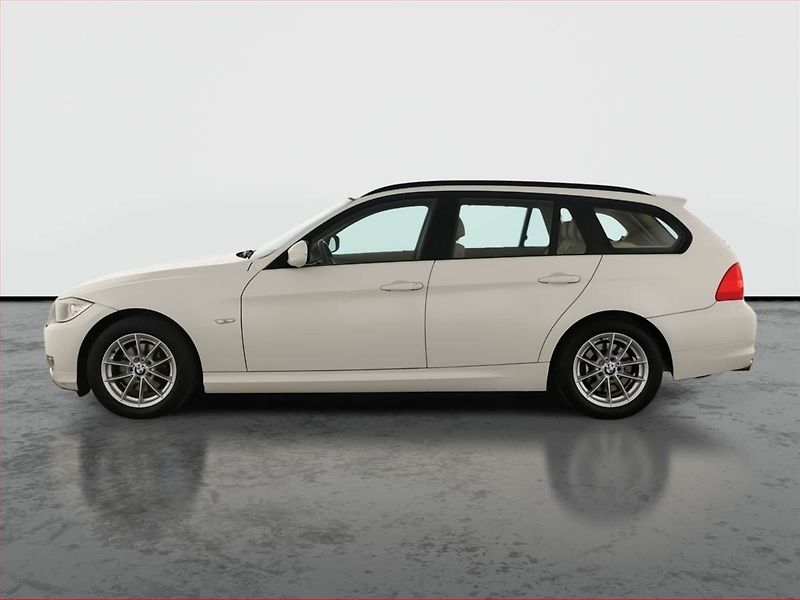 BMW Řada 3 (2011) 318 i, Serv.kniha - fotka 3 z 16