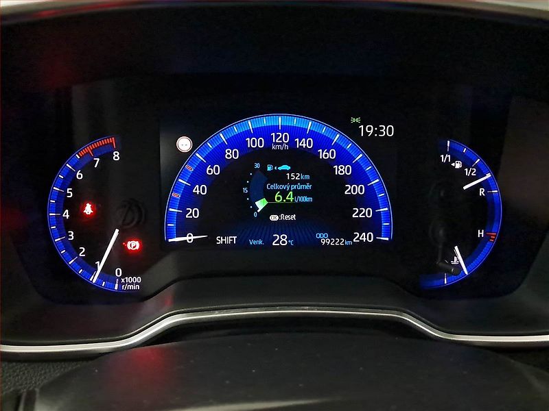 Toyota Corolla (2020) 1.6 Valvematic, ČR,1.maj - fotka 11 z 18