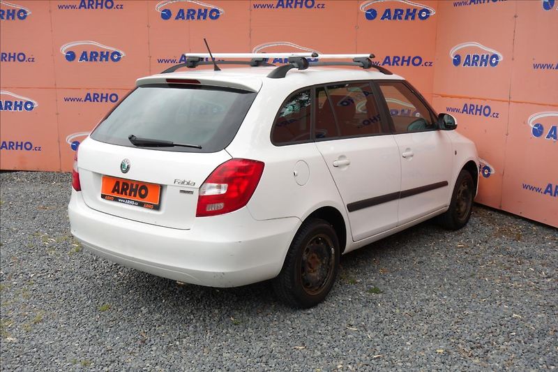 Škoda Fabia 1,4 i 16V 63KW, ČR, AMBITION. - fotka 7 z 29
