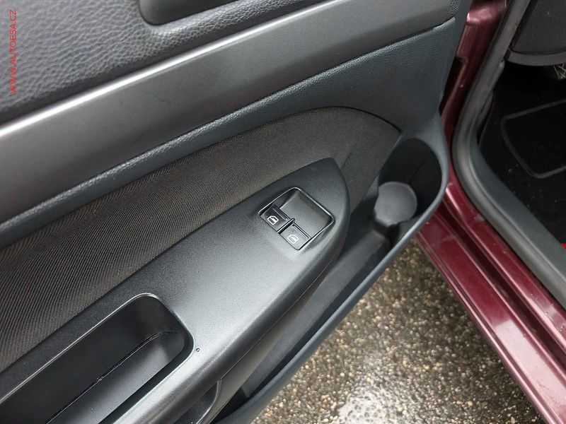 Škoda Octavia (2011) 1.6 MPi, ČR, Klima - fotka 13 z 13
