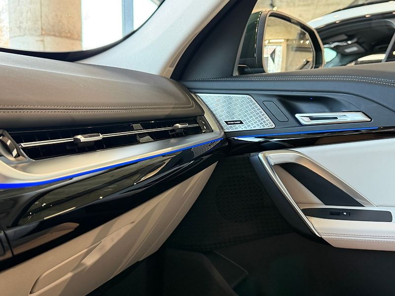 BMW X1 20d sDrive,X-Line,Harman,Tažné - fotka 29 z 33