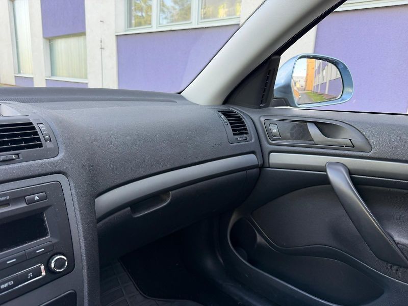 Škoda Octavia 1,9 TDI Ambiente /ČR/2.majitel - fotka 21 z 21