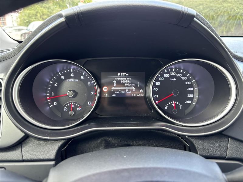 Kia Ceed 1,5 TGDi 118kW TOP ZÁRUKA NAVI - fotka 40 z 40
