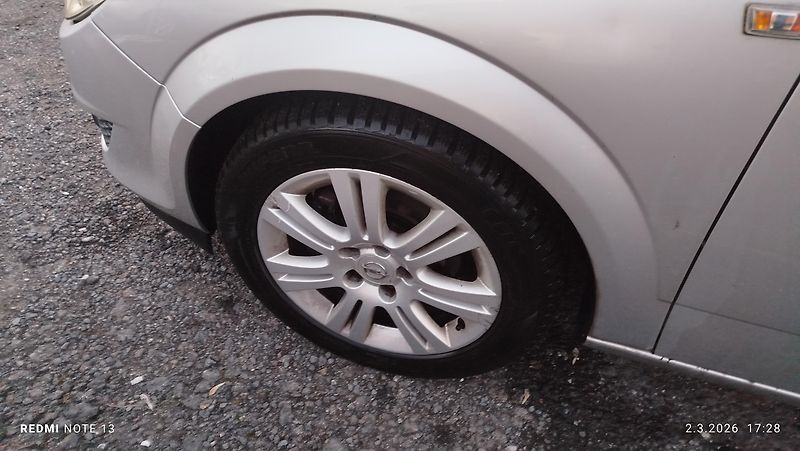 Opel Astra (2007) 1.6 16v   BEZ KOROZE - fotka 13 z 14