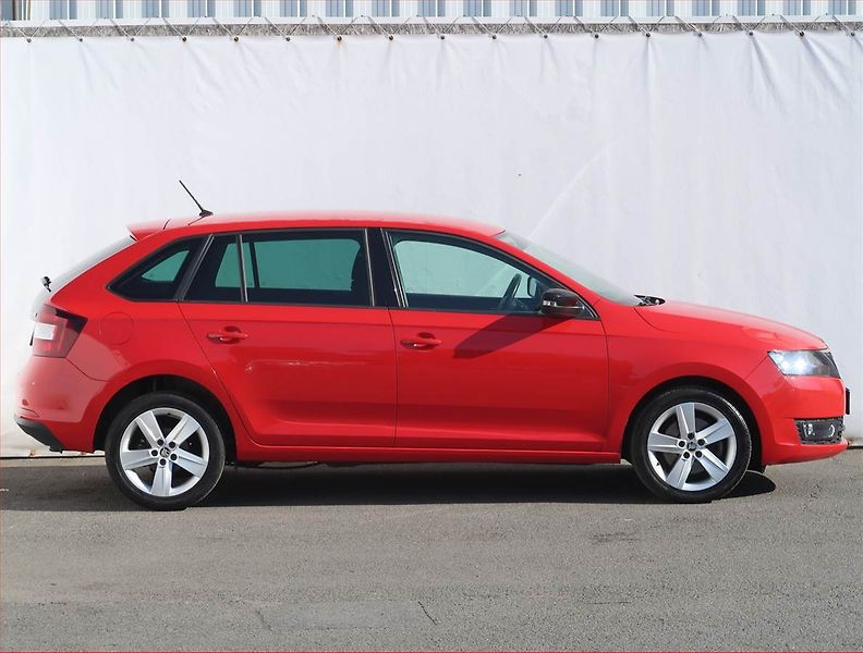 Škoda Rapid (2015) Spaceback 1.2 TSI, Serv.kniha - fotka 6 z 16