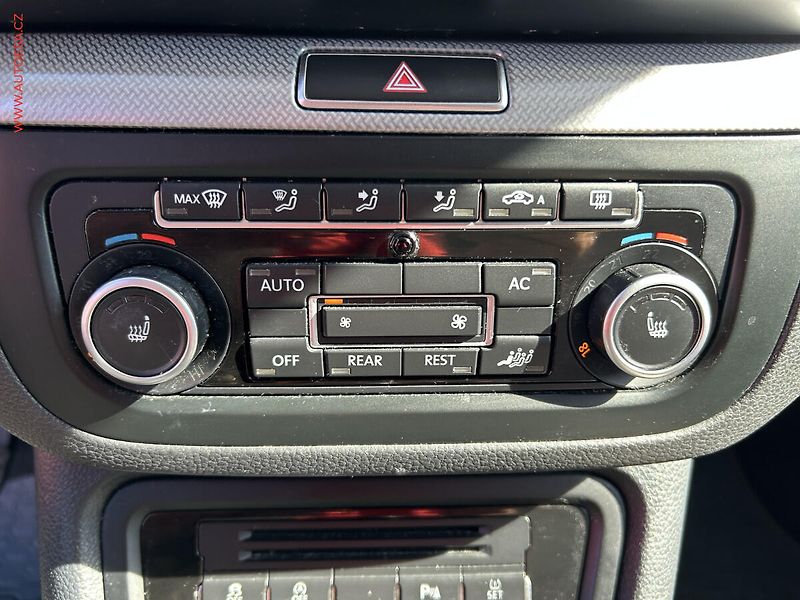 Volkswagen Sharan (2012) 2.0 TDi, Match, AC - fotka 15 z 18