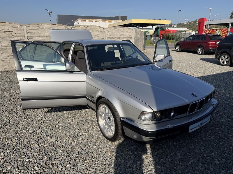 BMW Řada 7 730i 190PS SHADOWLINE EXTRA!!! - fotka 135 z 156