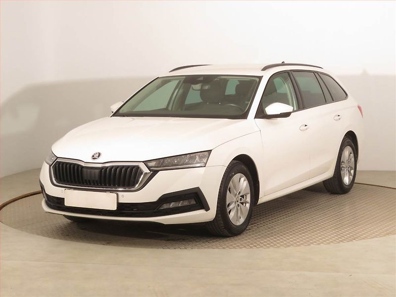 Škoda Octavia (2022) Ambition 2.0 TDI, Serv.kniha - fotka 2 z 15
