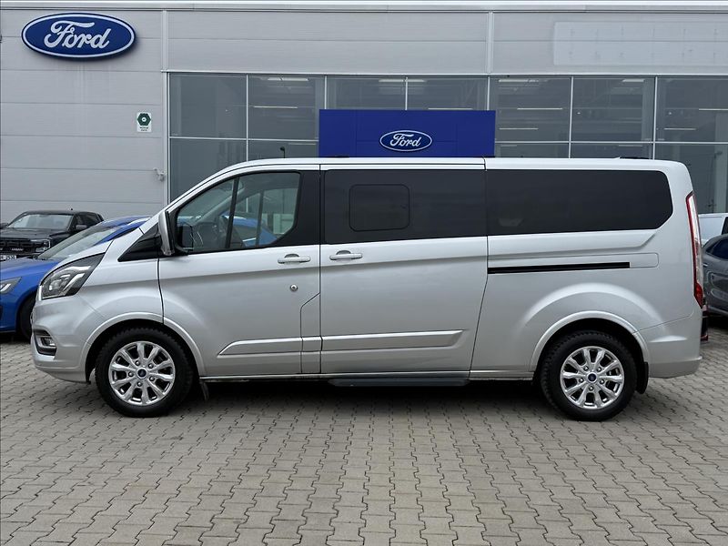 Ford Tourneo Custom 2,0 EcoBlue 136kW Titanium Aut - fotka 2 z 27