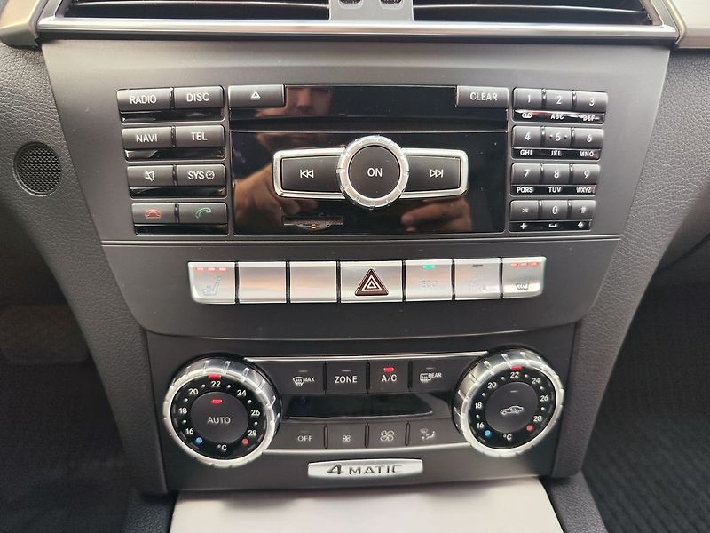 Mercedes-Benz Třídy C 250d/150kW 4Matic AT - fotka 18 z 29