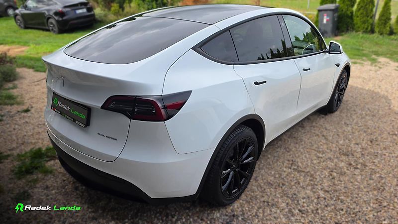 Tesla Model Y (2023) Long Range AWD | Berlín - fotka 4 z 9