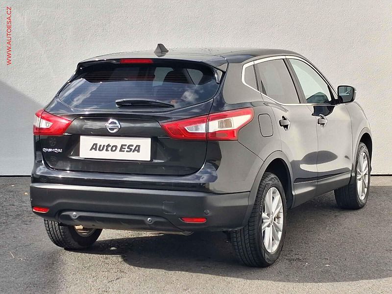 Nissan Qashqai (2014) 1.2 DiG-T, Acenta, navi - fotka 4 z 17