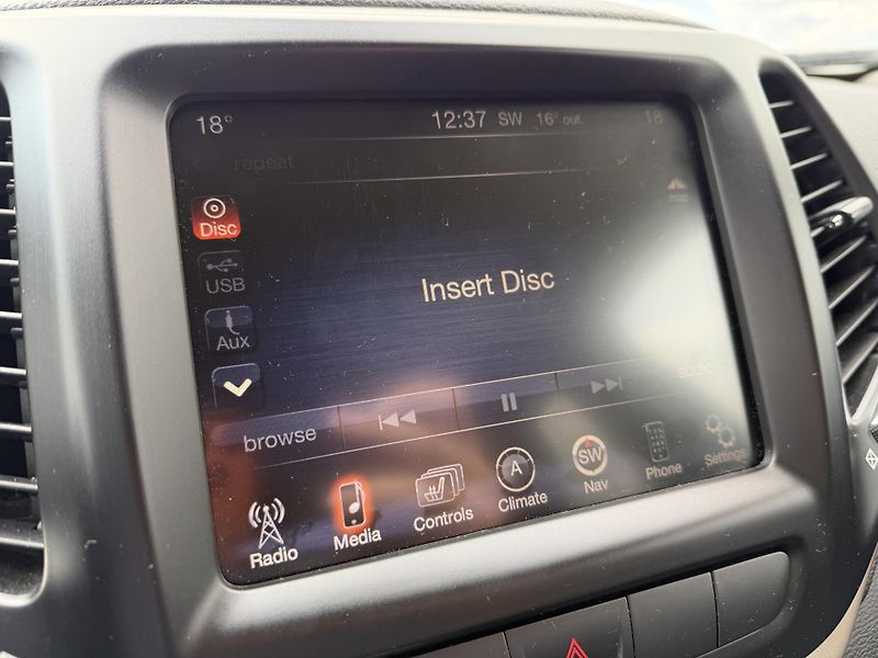 Jeep Cherokee 2.0 M-JET 4X4 LIMITED NAV KŮŽE - fotka 25 z 43