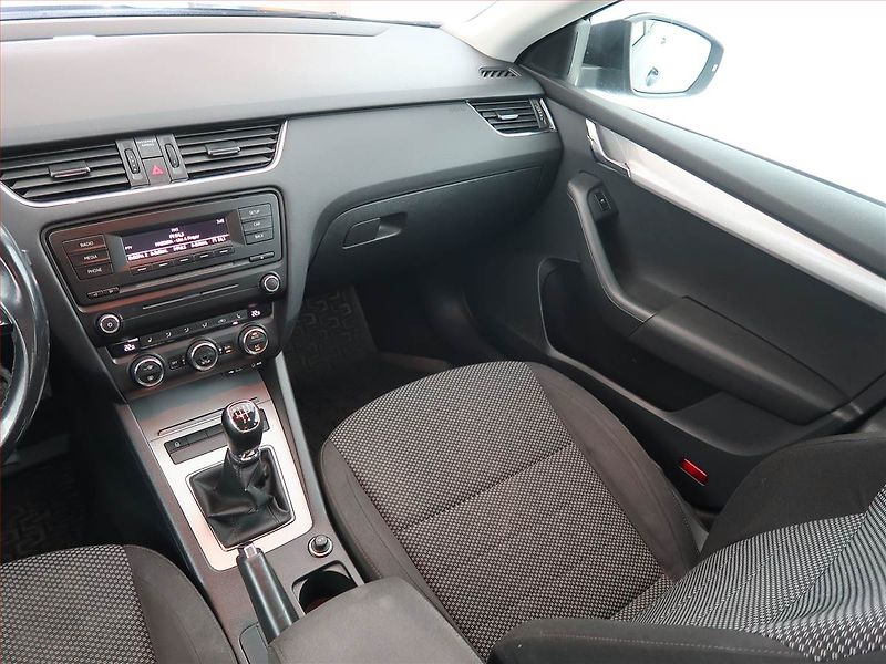 Škoda Octavia (2014) 1.6 TDI, ČR,1.maj, Tempomat - fotka 8 z 17