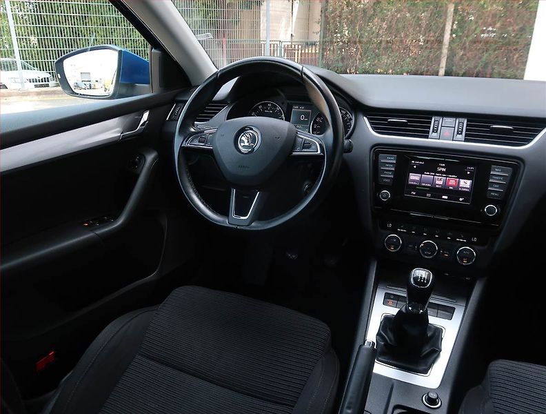 Škoda Octavia (2013) Elegance 1.4 TSI, Serv.kniha - fotka 7 z 19