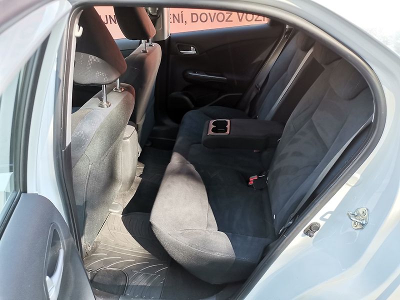 Honda Civic (2014) 1.8i 104kw MK 4 ČR Kamera - fotka 16 z 29