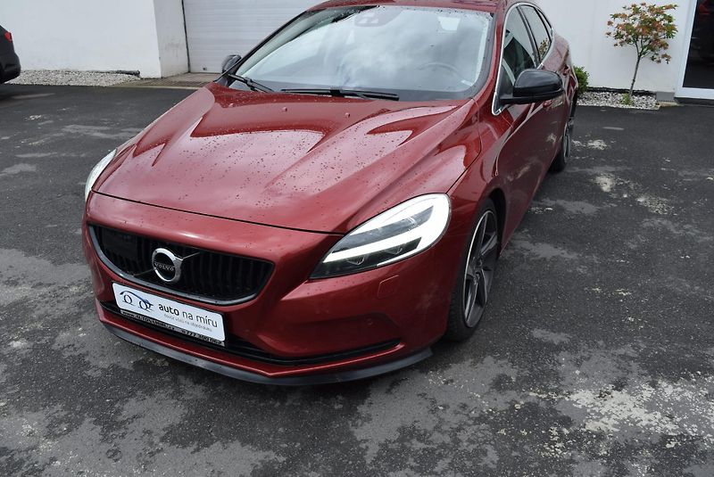 Volvo V40 (2016) 2.0i T2 90kw INSCRIPTION MANUÁ - fotka 2 z 48