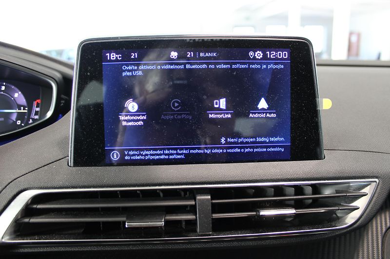 Peugeot 3008 (2022) 1.5BlueHDi,130HP,ČR,1.maj. - fotka 16 z 19