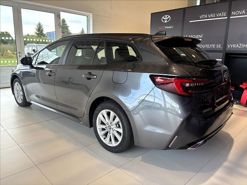 Toyota Corolla 1,8   TS Comfort Tech HEV - fotka 5 z 7
