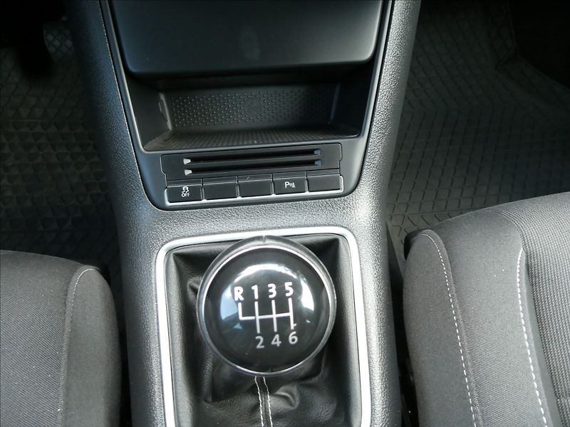 Volkswagen Golf Plus 1,2 TSi 77kW Match, auto klima - fotka 30 z 51
