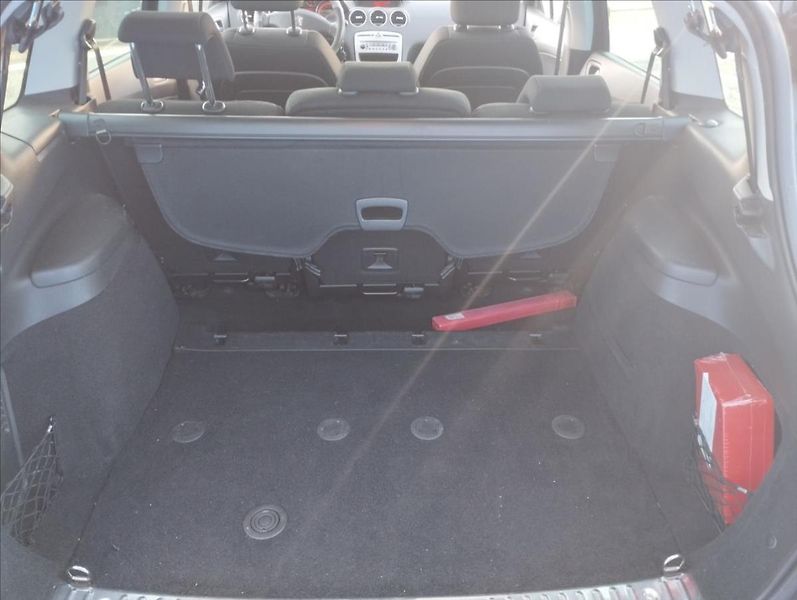 Peugeot 308 1,6 HDi 80KW SW - fotka 18 z 18