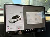 Tesla Model 3 Long Range AWD REZERVACE - náhled 25
