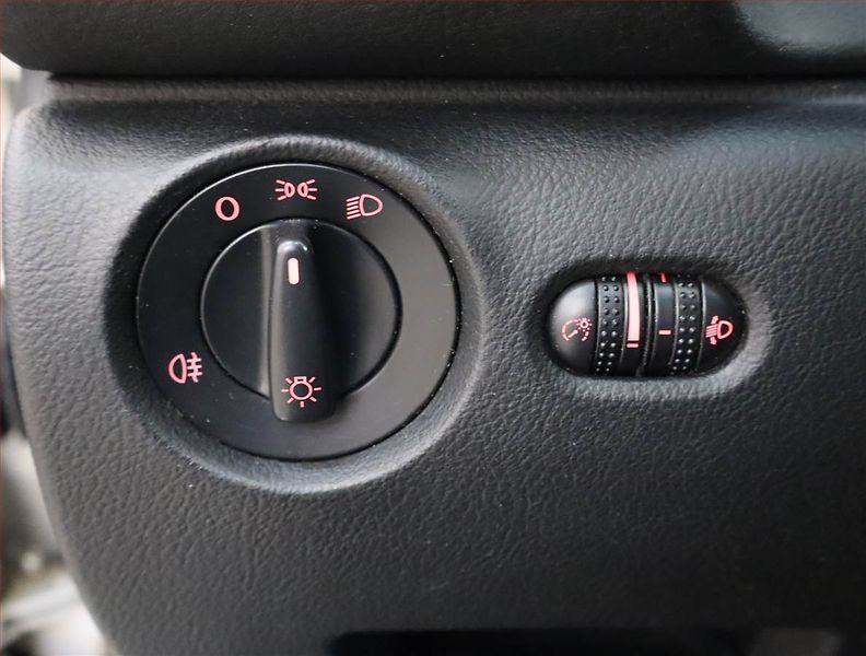 Volkswagen Passat (1998) 1.9 TDI, nová STK, Tažné - fotka 16 z 16