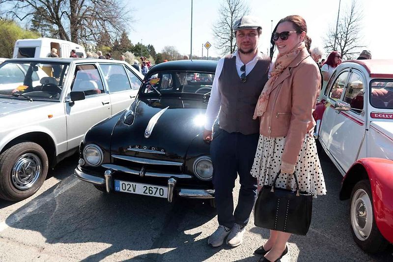 Hynek Trachta z Velkého Meziříčí dorazil se Škodou 1201 na zahájení sezony automobilových veteránů do Třebíče. Téměř 70 let tato škodovka jezdila ve Finsku.