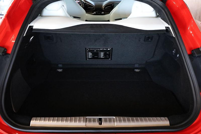 Ferrari Purosangue Lift, Karbon, Pano, Masáž - fotka 6 z 45