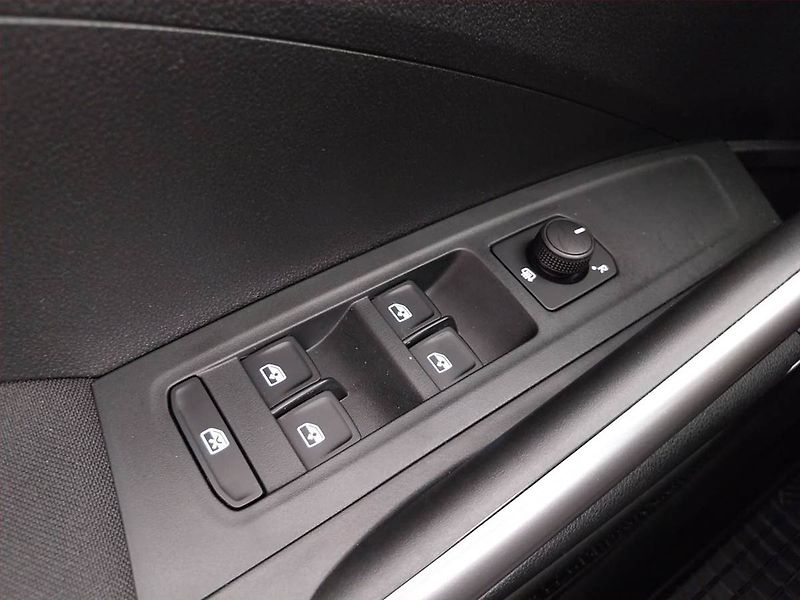 Škoda Fabia (2023) Style 1.0 TSI, Serv.kniha - fotka 19 z 23
