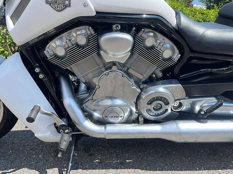 Harley-Davidson VRSCF V-Rod Muscle (2014) - fotka 12 z 14
