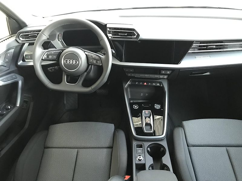 Audi A3 S line ST7 1,5TFSI - fotka 11 z 20