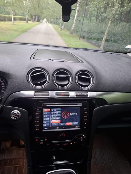 Ford S-MAX (2012) 2.0TDCi 170 - fotka 16 z 22