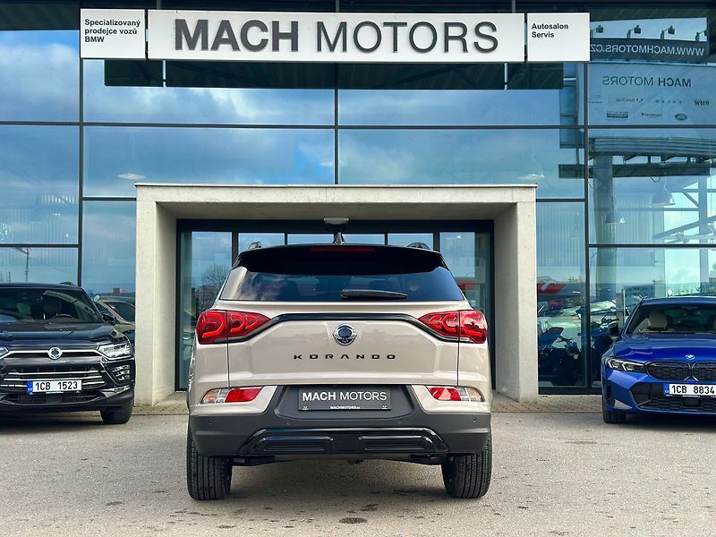 KGM Korando (2026) Smart 1.5 Black edition FWD M6 - fotka 8 z 24