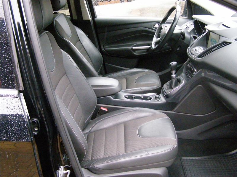 Ford Kuga 2,0   TDCI 2 majitel - fotka 26 z 30