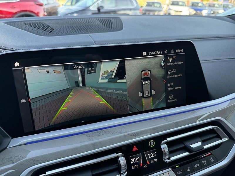 BMW X7 (2021) xDrive 40d M-Paket Pano - fotka 12 z 49