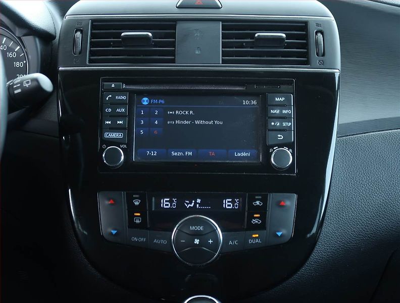 Nissan Pulsar (2015) 1.2 DIG-T, Automat, Serv.kniha - fotka 12 z 23