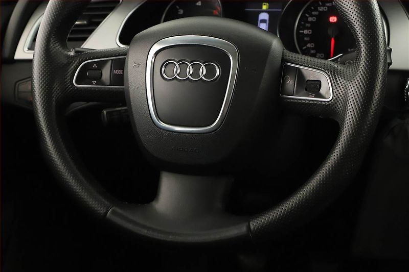 Audi A5 (2011) 2.0 TDI, Navi, Xenony - fotka 16 z 19