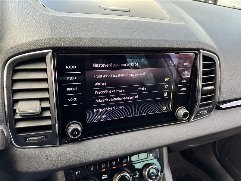 Škoda Karoq 2,0 TDI 110kW Style 4x4 - fotka 36 z 48