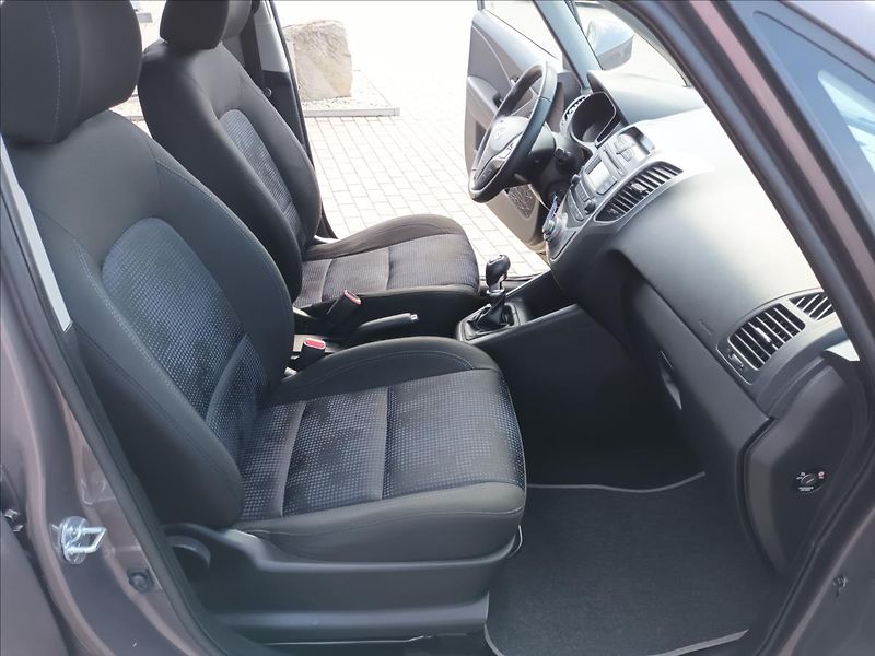 Hyundai ix20 1,4 CVVT,66KW,KLIMA,KOLA, - fotka 24 z 45