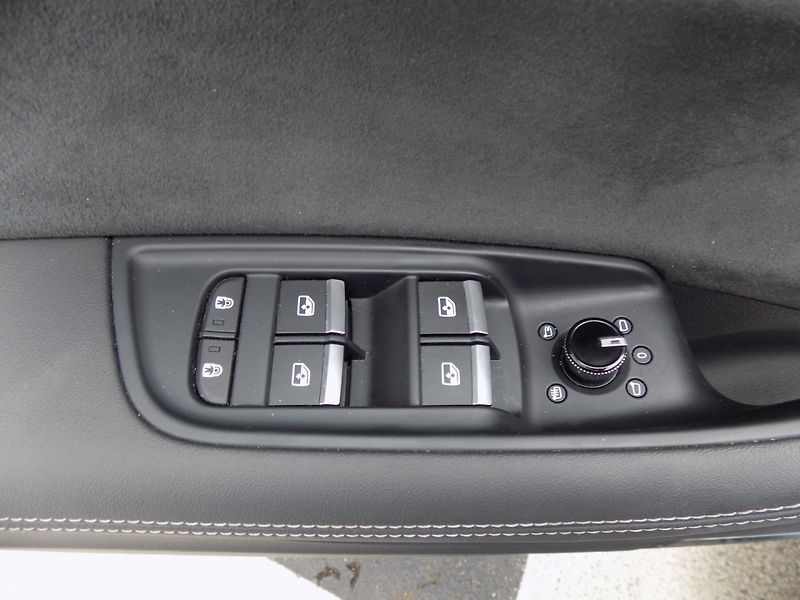 Audi Q8 (2024) 50TDI/S-Line/Full-Led/4x4/ - fotka 37 z 42